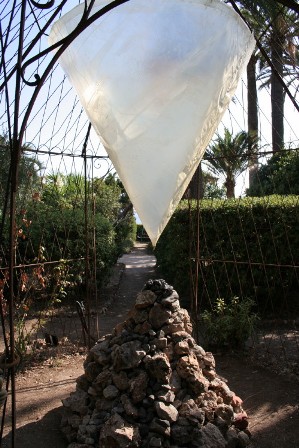 Eros et Thanatos, art contemporary contemporain installation in-situ monumentale krajewicz rowlands