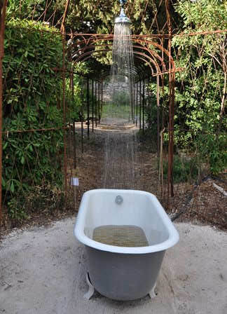 Gaz dans l eau, art contemporary contemporain installation in-situ monumentale krajewicz rowlands