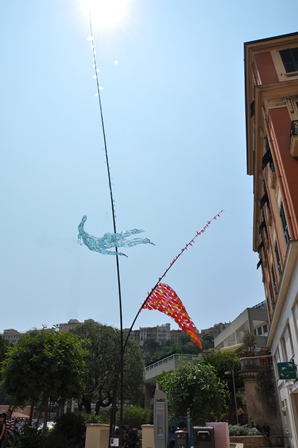 Art Contemporain monumental human aile wing figure air suspended wind humaine